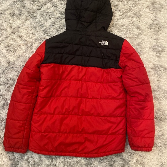 North Face Kids Puffer Jacket in Red and Black - Picture 8 of 11